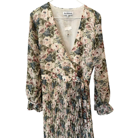 EN SAISON Floral Pleat Long Sleeve Wrap Midi Dress In Natural (L) - Picture 3 of 8